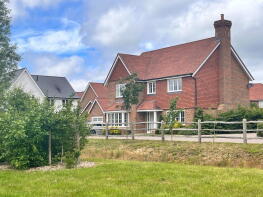 2, Holly Bush Close, Cranleigh GU6 8GQ