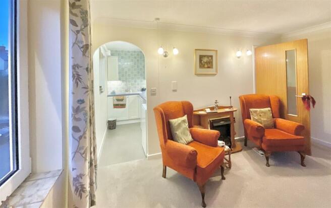 Central Cirencester photo 4