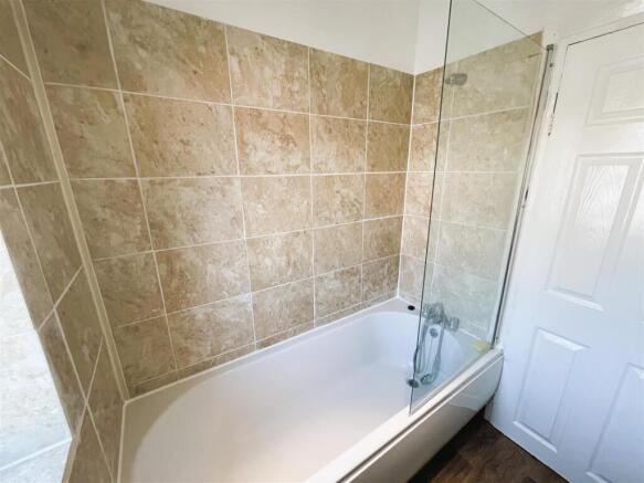 3 bed Terraced to rent Image 8