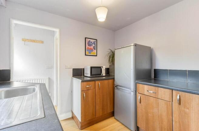 2 bed Terraced to rent Image 7
