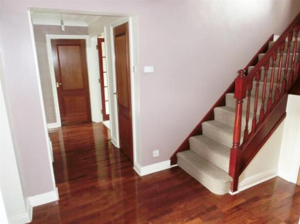 WELCOMING RECEPTION HALLWAY