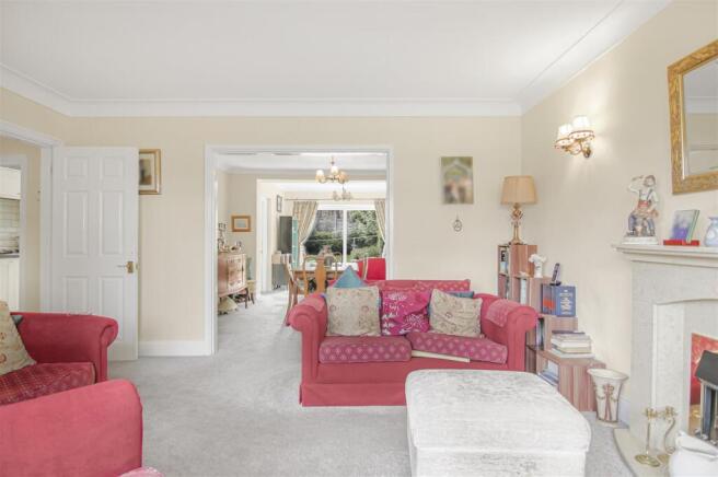 3 bed Semi-Detached for sale Image 4