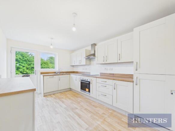4 bed Detached for sale Image 5