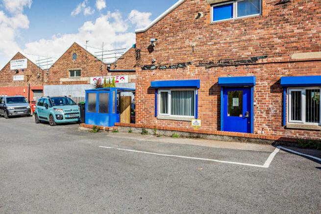 8515337-exterior02-800.jpg