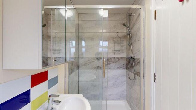 En-Suite - Angle ...