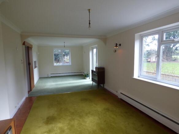 Lounge/Dining Room