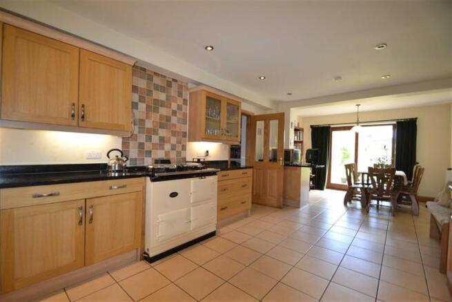Kitchen/Breakfast Room