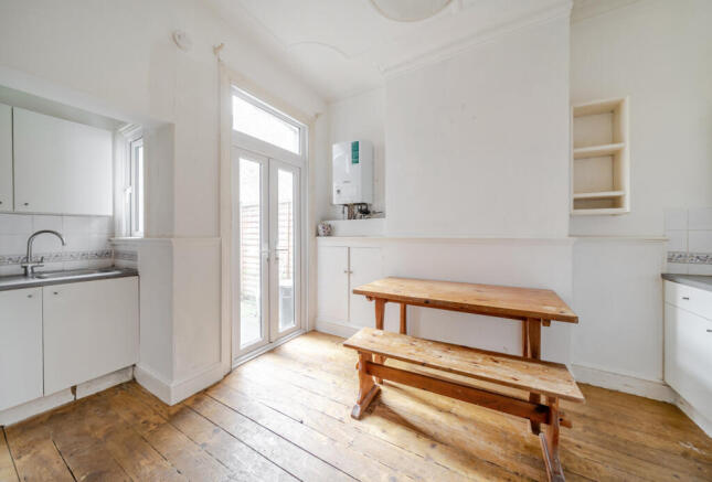 1418752-7-699c6c6...