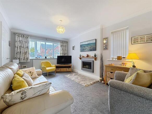 Through Lounge Diner