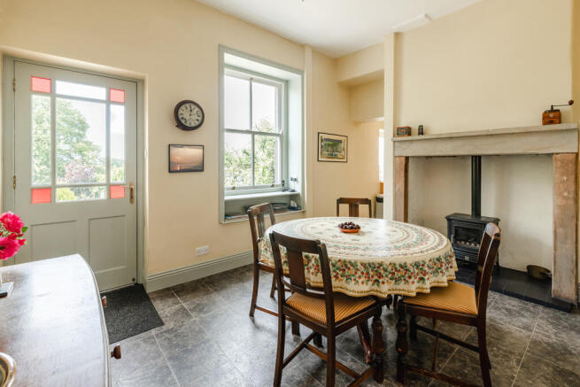 5 bed Semi-Detached for sale Image 8
