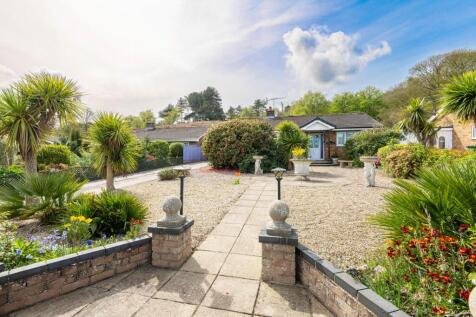 Bracken Avenue, Overstrand