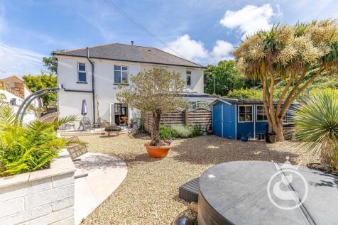Sandbanks Road, Poole, BH14