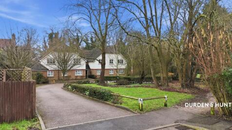 Retreat Way, Chigwell, IG7