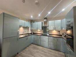 18, Ipsley Manor, Berrington Close, Redditch B98 0TJ