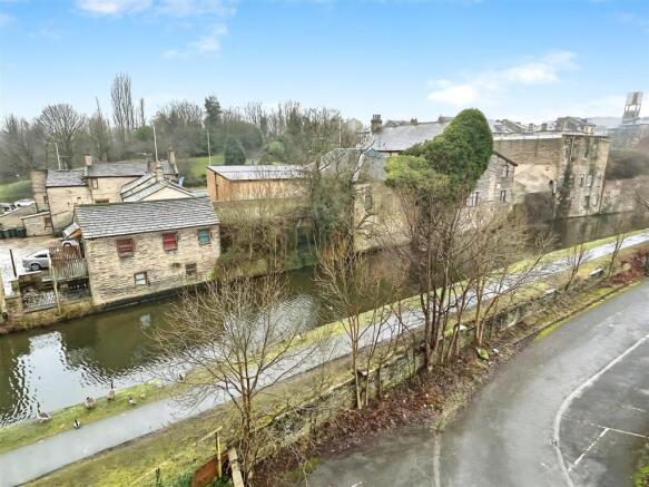 2 bed Apartment to rent Image 11