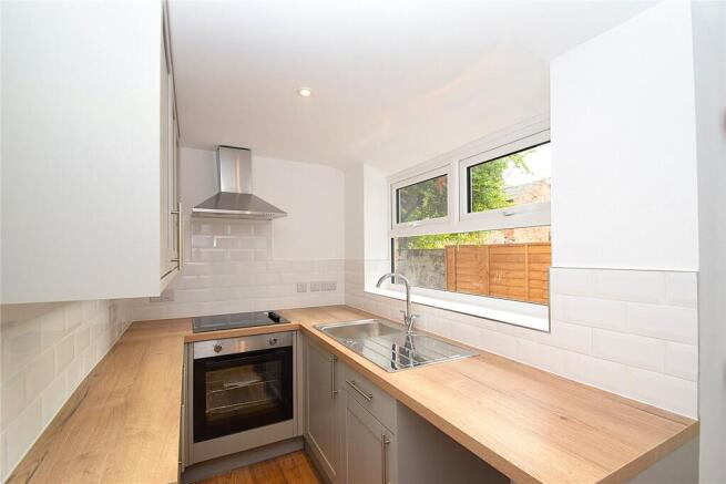 3 bed Terraced to rent Image 6