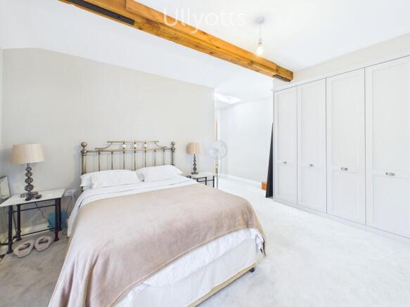 4 bed Barn Conversion for sale Image 12