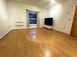 Flat 34, 451 Solomons Court, High Road, North Finchley, London N12 0AW