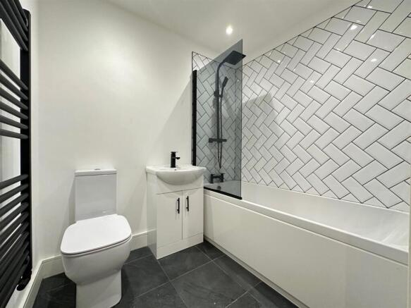 2 bed Flat for sale Image 10