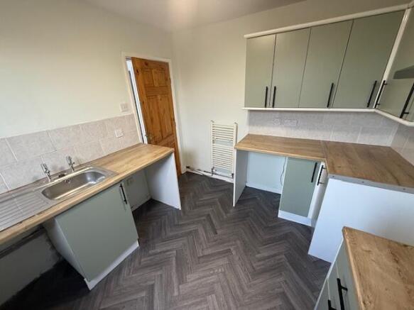 3 bed Terraced to rent Image 6