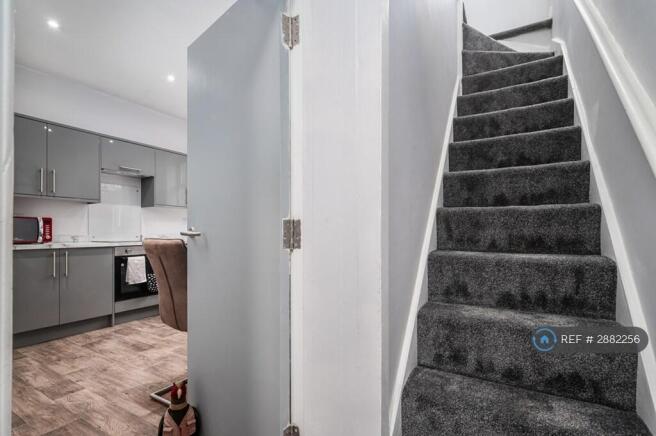 1 bed House Share to rent Image 4
