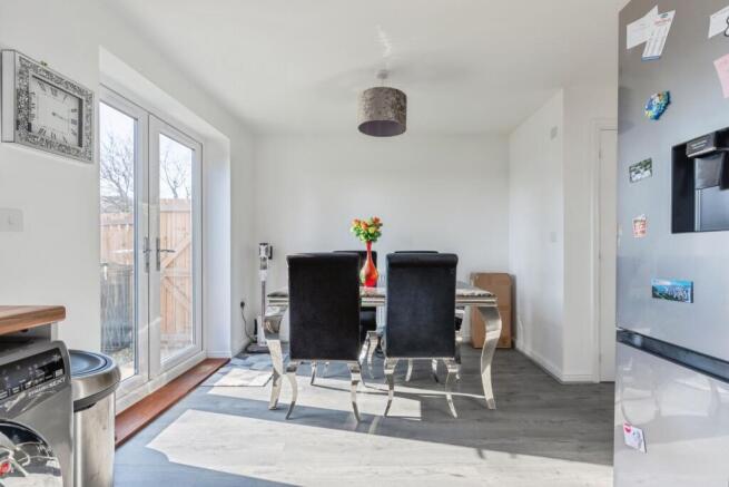 3 bed Semi-Detached for sale Image 5