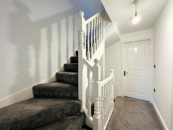3 bed Town House for sale Image 9