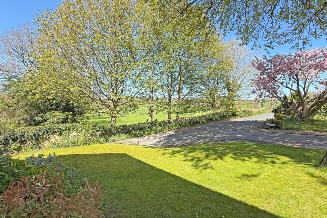 5 bed Detached for sale Image 6