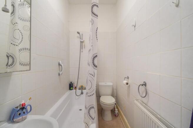 2 bed Flat for sale Image 6