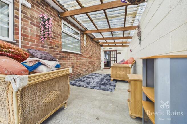 3 bed Bungalow to rent Image 4