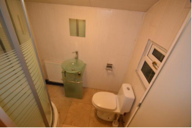 4 bed Terraced to rent Image 6