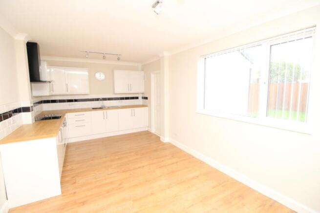Kitchen / Dining Roo
