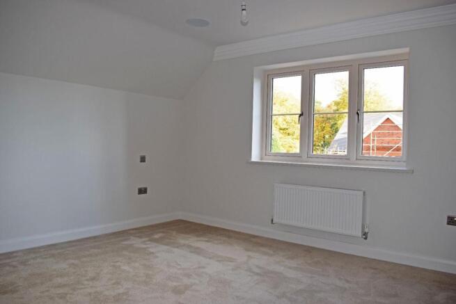 P3 57a Twatling Road, bed 3.jpg