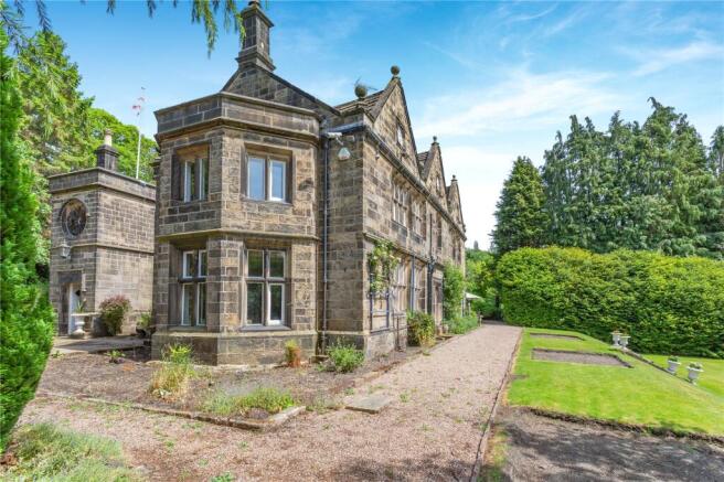 6 bed House for sale Image 10
