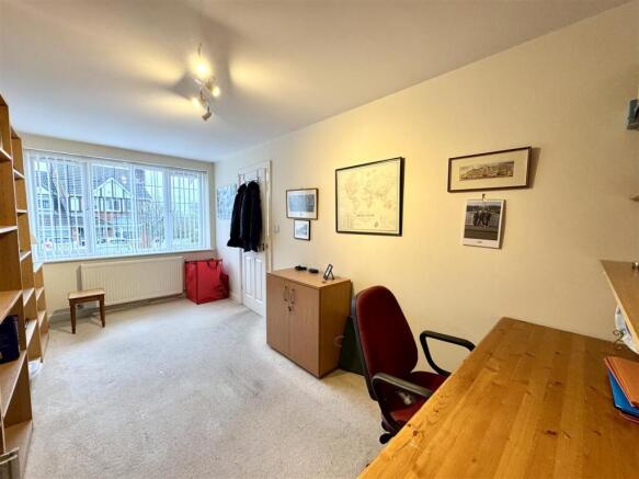 STUDY/3RD RECEPTION ROOM