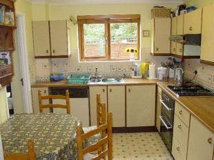 KITCHEN/BREAKFAST RM