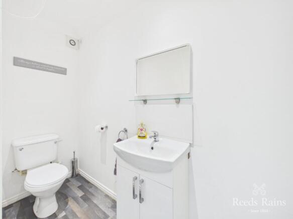 3 bed Semi-Detached for sale Image 10