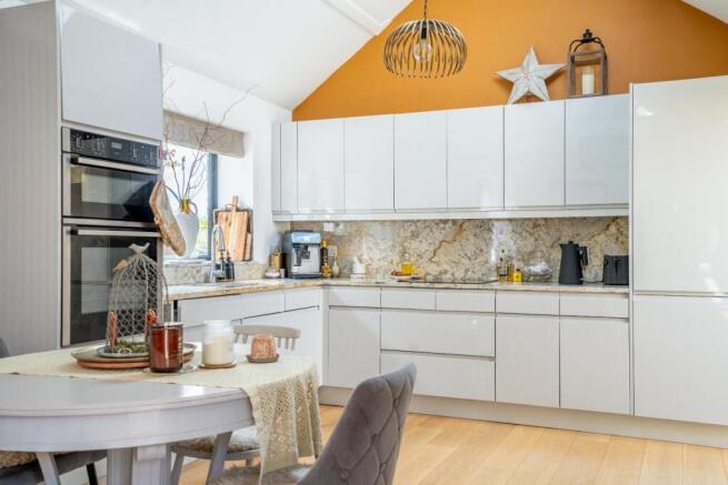 3 bed Barn Conversion for sale Image 6