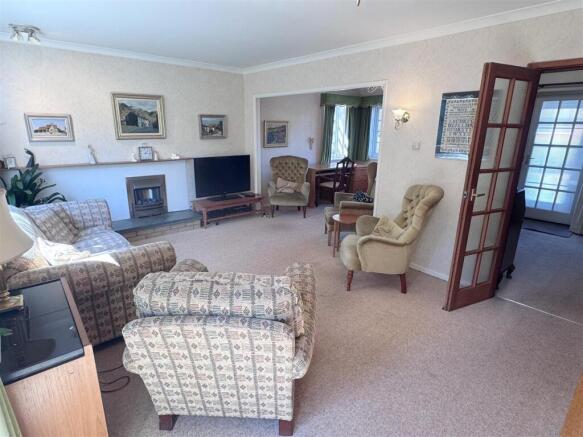 Sitting room 2.JPG