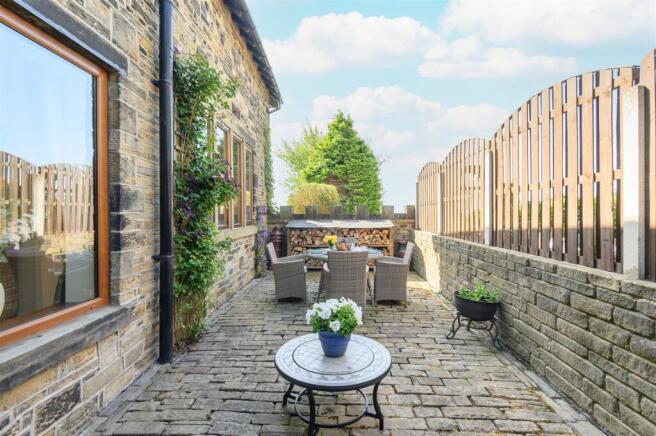 4 bed House for sale Image 8