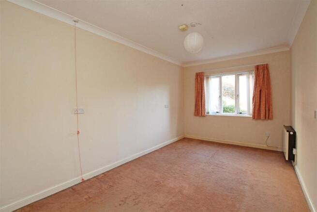 1HC - Bedroom 1.jpg