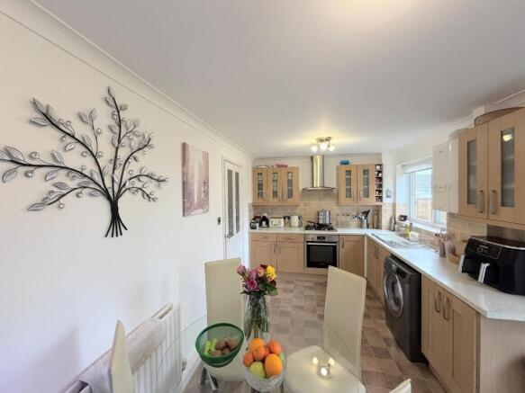 2 bed Semi-Detached for sale Image 5