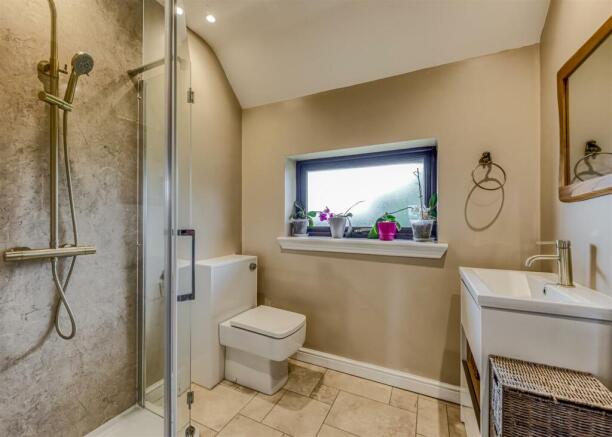 5 Dimmingsdale Road-shower room.jpg