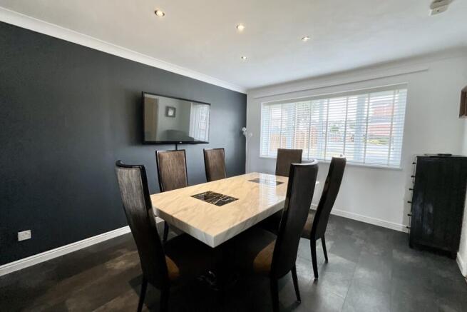 4 bed Detached for sale Image 8