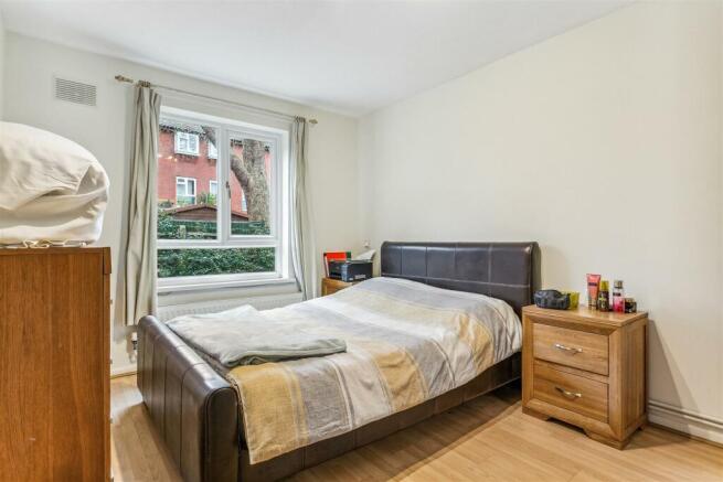 Arnott Close, W4 - FOR SALE
