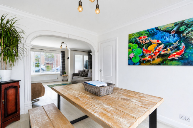 3 bed Semi-Detached for sale Image 2
