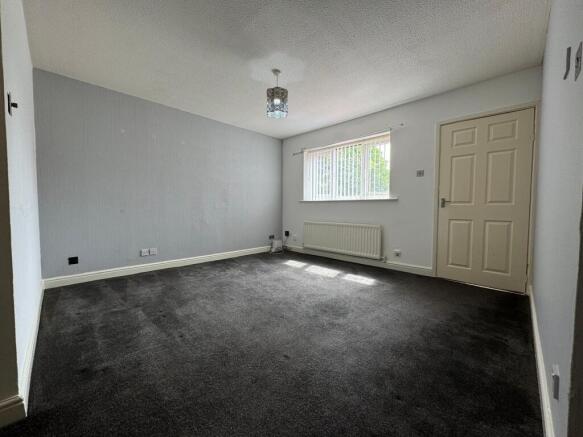 2 bed Flat to rent Image 5