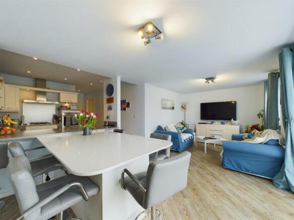 kitchen 6.jpg