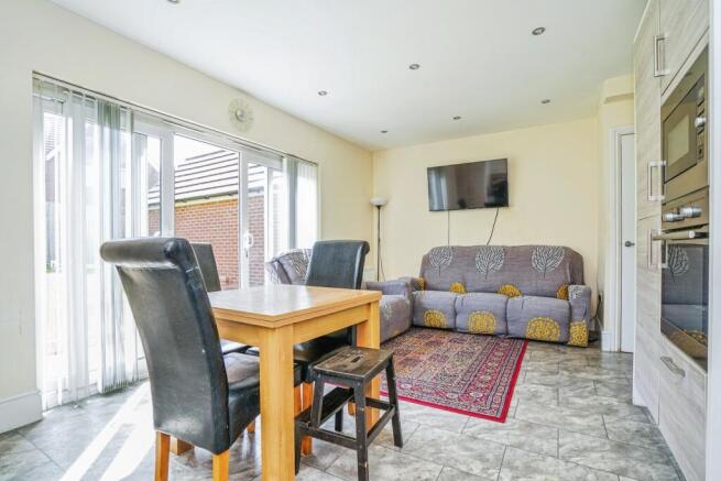 3 bed Detached for sale Image 6