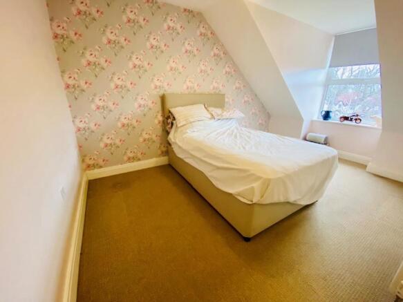 Bed1.jpg